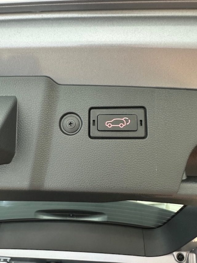 23070899_E_69285788d95fc